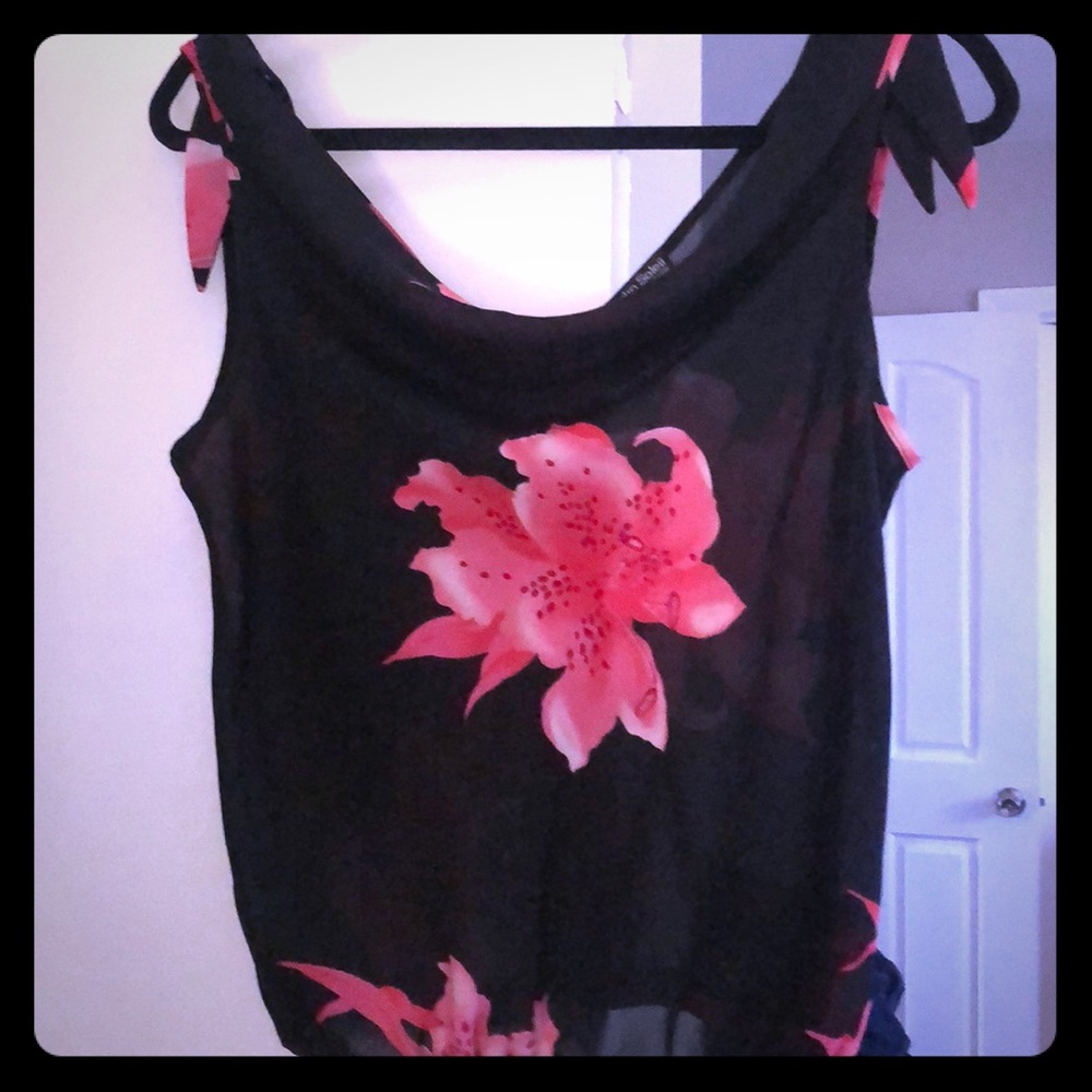 Beautiful sheer Hawaiian style top